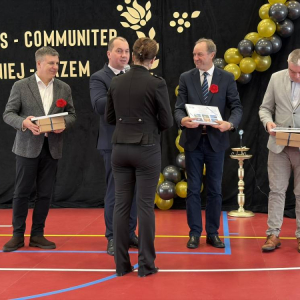 pokaż obrazek - Uroczyste otwarcie hali sportowej