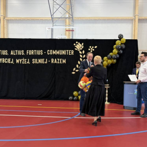 pokaż obrazek - Uroczyste otwarcie hali sportowej