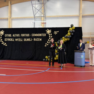 pokaż obrazek - Uroczyste otwarcie hali sportowej