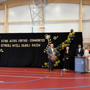 pokaż obrazek - Uroczyste otwarcie hali sportowej