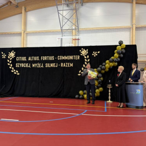 pokaż obrazek - Uroczyste otwarcie hali sportowej