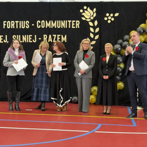 pokaż obrazek - Uroczyste otwarcie hali sportowej