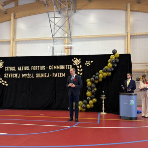 pokaż obrazek - Uroczyste otwarcie hali sportowej