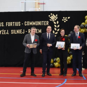pokaż obrazek - Uroczyste otwarcie hali sportowej