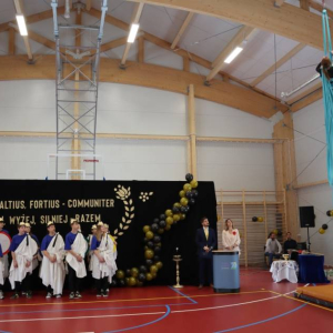 pokaż obrazek - Uroczyste otwarcie hali sportowej