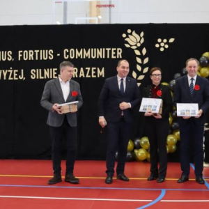 pokaż obrazek - Uroczyste otwarcie hali sportowej