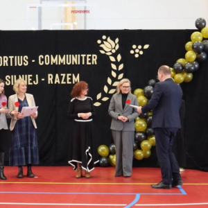pokaż obrazek - Uroczyste otwarcie hali sportowej