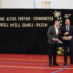 pokaż obrazek - Uroczyste otwarcie hali sportowej