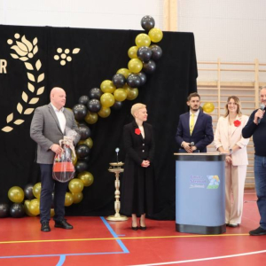 pokaż obrazek - Uroczyste otwarcie hali sportowej
