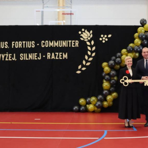 pokaż obrazek - Uroczyste otwarcie hali sportowej
