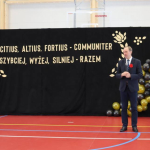 pokaż obrazek - Uroczyste otwarcie hali sportowej