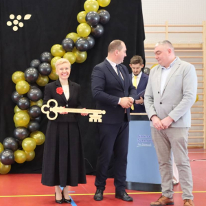 pokaż obrazek - Uroczyste otwarcie hali sportowej