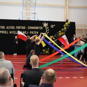 pokaż obrazek - Uroczyste otwarcie hali sportowej