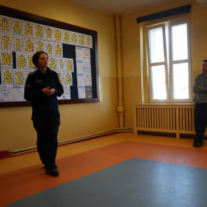 pokaż obrazek - Spotkanie profilaktyczno-edukacyjne z funkcjonariuszką z Komendy Powiatowej Policji w Wejherowie 