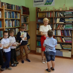 pokaż obrazek - Pasowanie na czytelnika