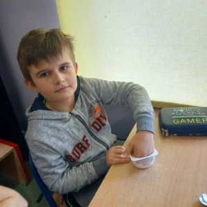 pokaż obrazek - Uczeń sieje rzeżuchę