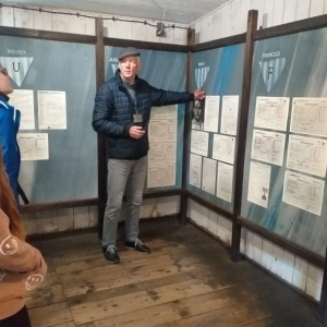 pokaż obrazek - Uczniowie zwiedzają Muzeum Stutthof w Sztutowie