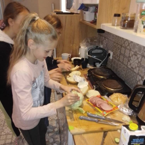 pokaż obrazek - Śniadanie w hostelu