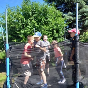 pokaż obrazek - Na trampolinie