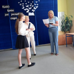 pokaż obrazek - Wręczenie świadectw