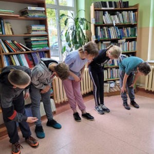 pokaż obrazek - Teatralna wersja mitu o Demeter i Korze przygotowana przez klasę 5