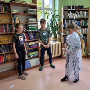 pokaż obrazek - Teatralna wersja mitu o Demeter i Korze przygotowana przez klasę 5