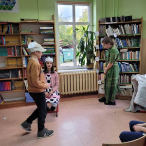 pokaż obrazek - Teatralna wersja mitu o Demeter i Korze przygotowana przez klasę 5