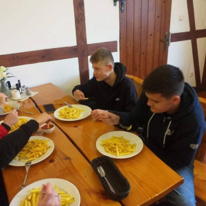 pokaż obrazek - W restauracji