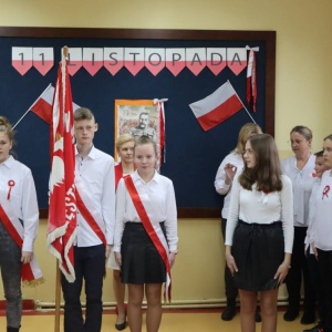 pokaż obrazek - Apel z okazji Święta Niepodległości
