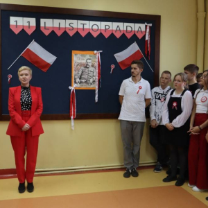 pokaż obrazek - Apel z okazji Święta Niepodległości