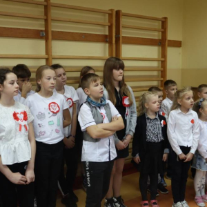 pokaż obrazek - Apel z okazji Święta Niepodległości