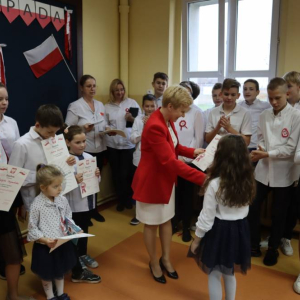 pokaż obrazek - Apel z okazji Święta Niepodległości