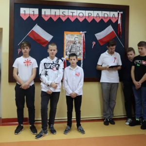 pokaż obrazek - Apel z okazji Święta Niepodległości