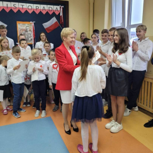 pokaż obrazek - Apel z okazji Święta Niepodległości