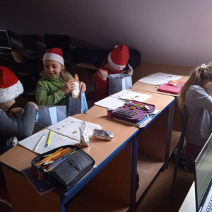 pokaż obrazek - Wyjątkowy Mikołaj w klasie II