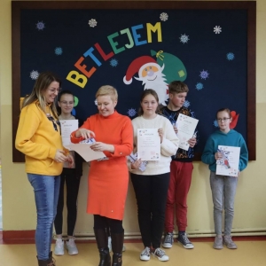 pokaż obrazek - Wręczenie dyplomów i upominków