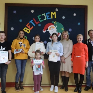 pokaż obrazek - Wręczenie dyplomów i upominków