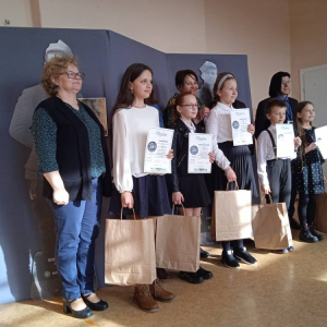 pokaż obrazek - Wręczenie dyplomów i upominków