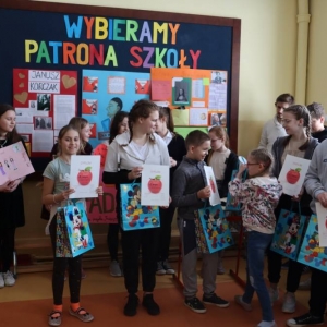 pokaż obrazek - Wręczenie dyplomów