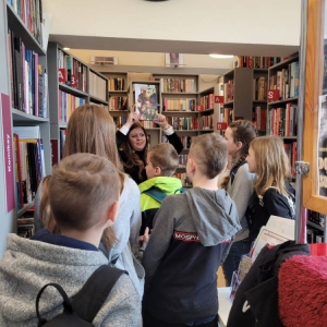 pokaż obrazek - Wizyta w bibliotece