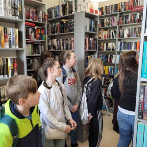 pokaż obrazek - Wizyta w bibliotece