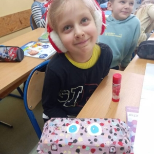 pokaż obrazek - Uczniowie prezentują swoje prace