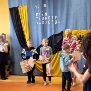 pokaż obrazek - Wręczenie dyplomów