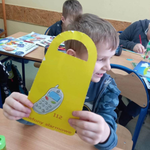 pokaż obrazek - Utrwalamy znajomość numerów alarmowych