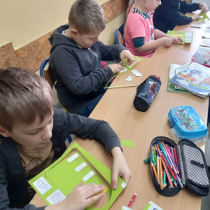 pokaż obrazek - Utrwalamy znajomość numerów alarmowych