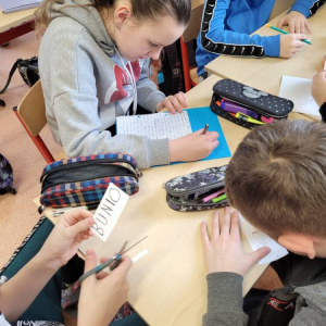 pokaż obrazek - Uczniowie wymyślają niesamowite historie