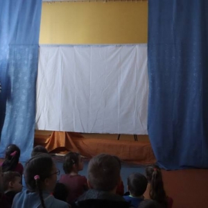 pokaż obrazek -  Droga krzyżowa w formie teatru cieni