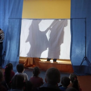 pokaż obrazek - Droga krzyżowa w formie teatru cieni