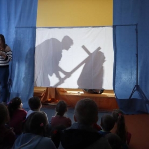 pokaż obrazek - Droga krzyżowa w formie teatru cieni