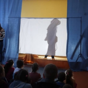 pokaż obrazek -  Droga krzyżowa w formie teatru cieni